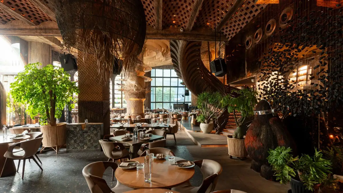 Aesthetic restaurant ambience